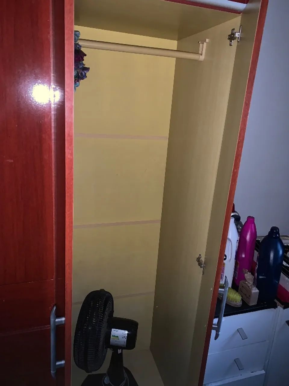 guarda-roupa 4 portas e 5 gavetas