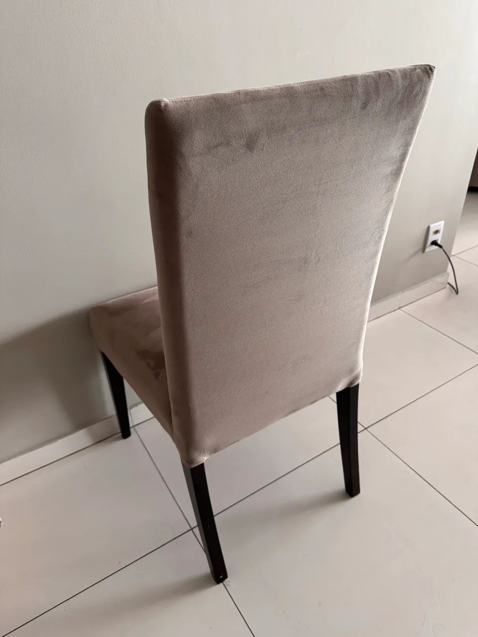 Mesa de jantar quadrada + 8 cadeiras - Foto 4
