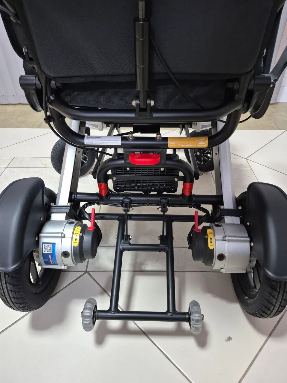Cadeira de rodas Motorizada - Foto 4