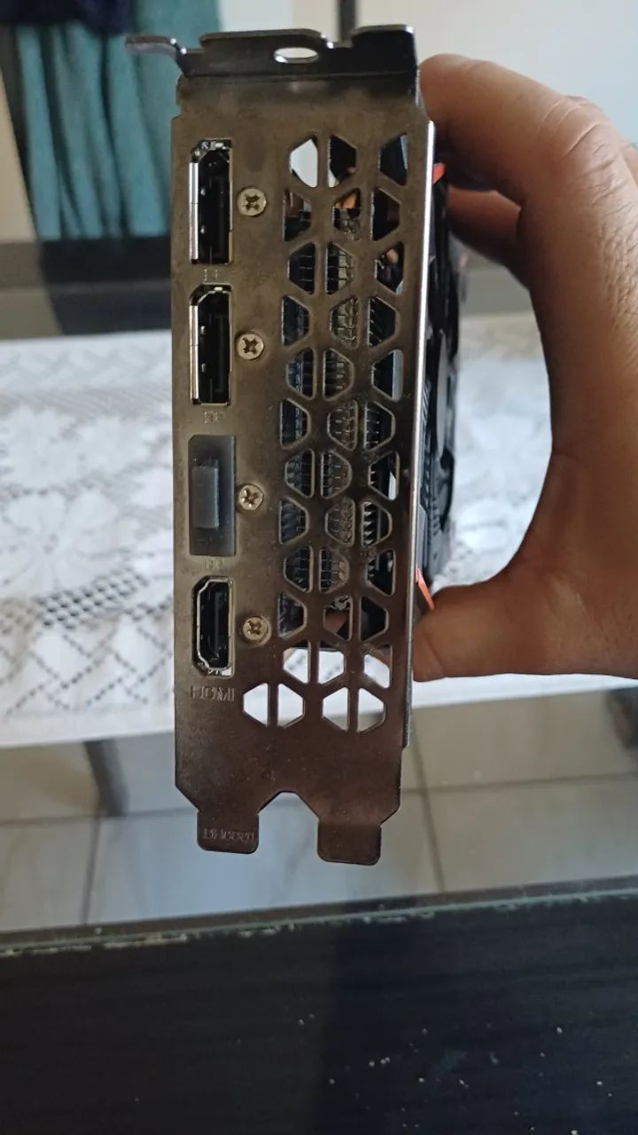 Placa de video RX 590 Gigabyte - Foto 5
