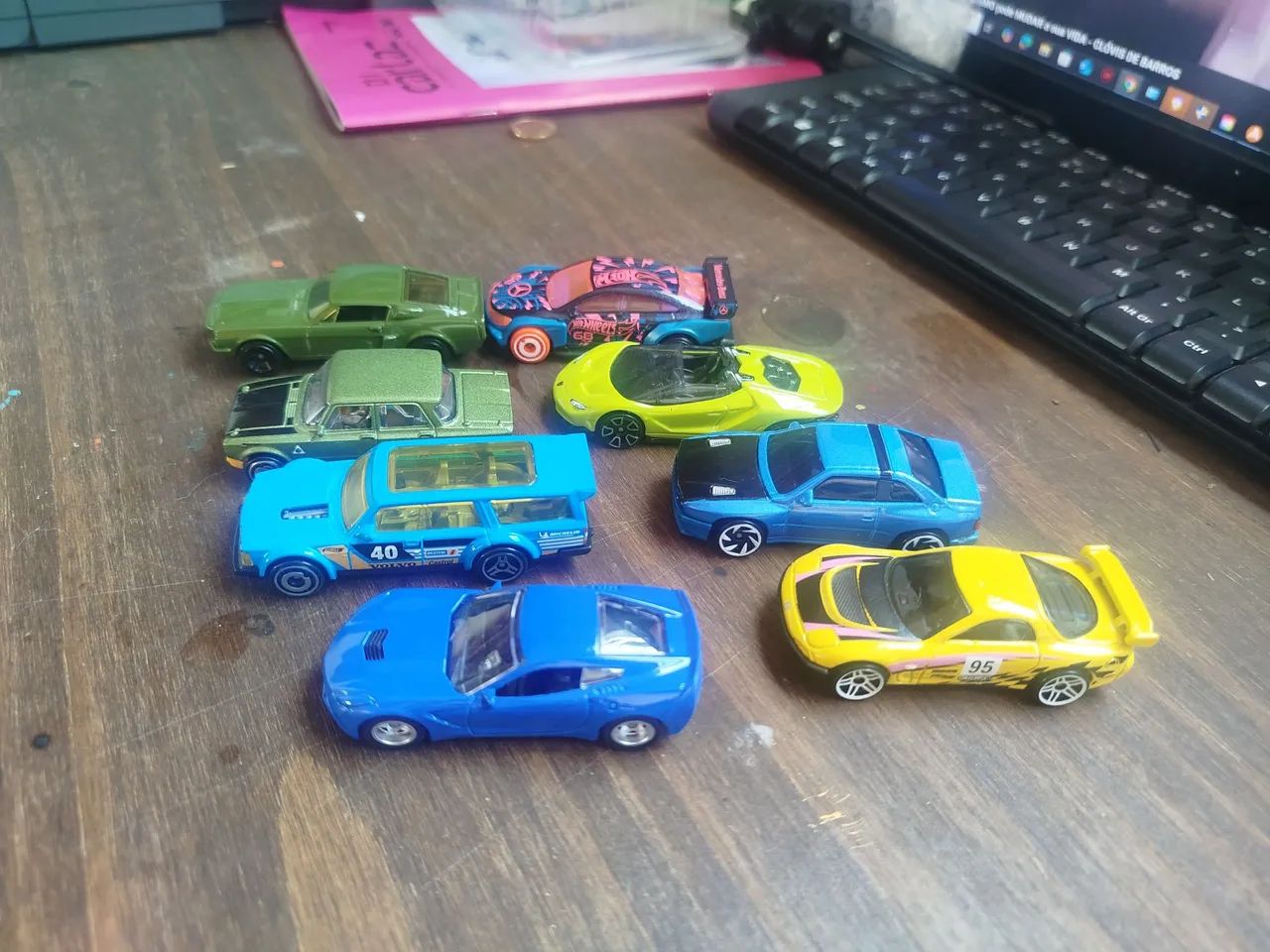 Lote com 8 Hot Wheels LOOSE - 1:64 - Foto 3