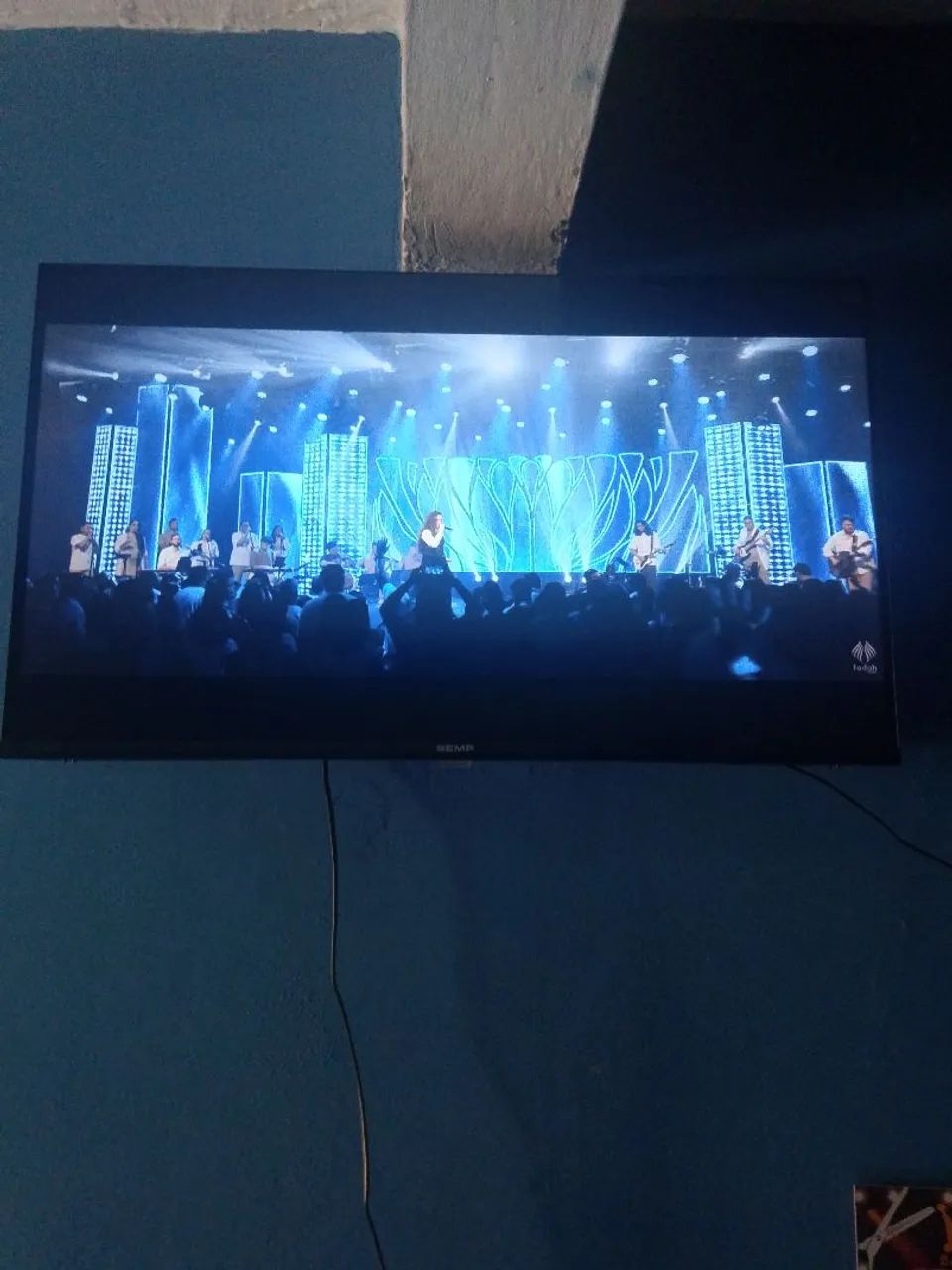 Vendo smartv semp zerada 5 meses de uso