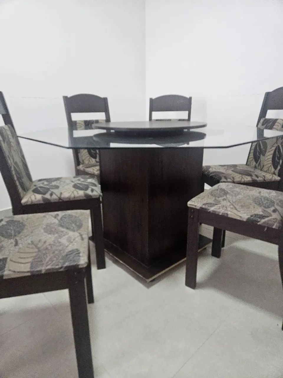 Mesa de jantar 6 cadeiras com centro giratório