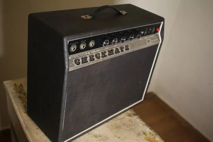 Amplificador Checkmate Irmãos Vitale