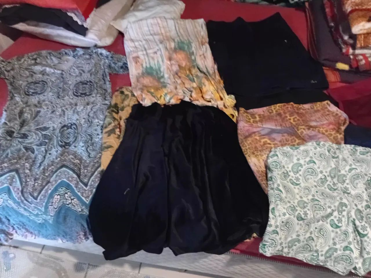 Lotinho de roupas pra brecho - Foto 2