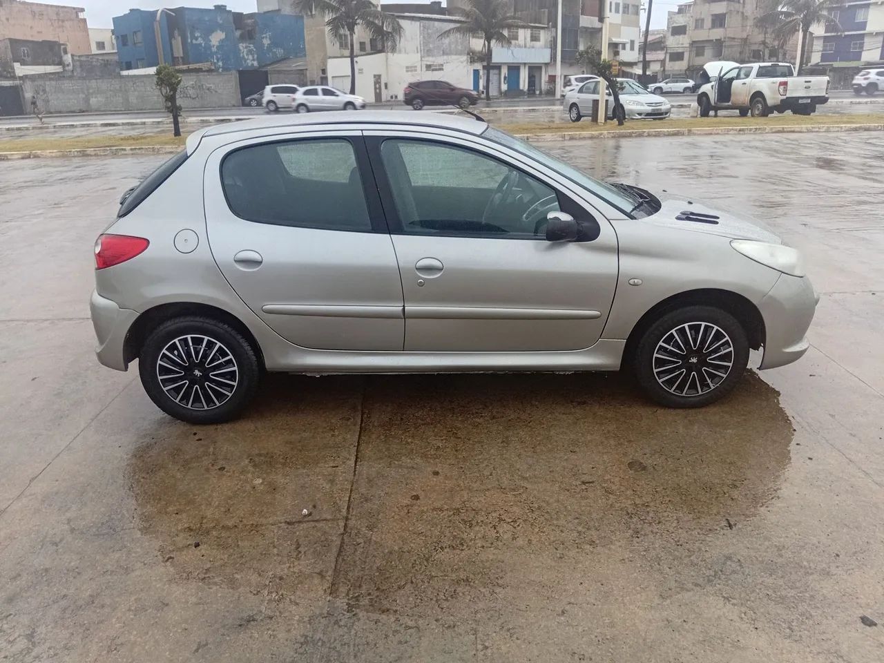 Peugeot 207 207 XR 1.4 Flex 8V 3p 2012