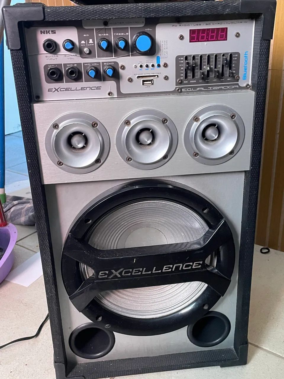 Caixa de som R$400