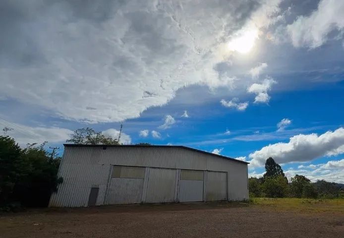 ALUGA-SE BARRACÃO 750M² TREVO CHAPECÓ-SC