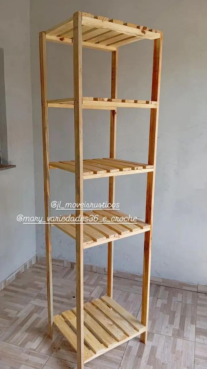 Estante em pinos 