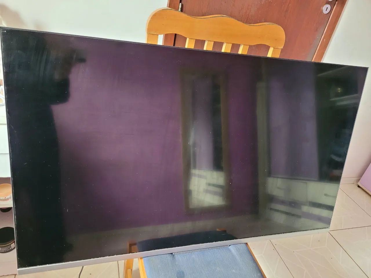 TV TCL 50' com defeito