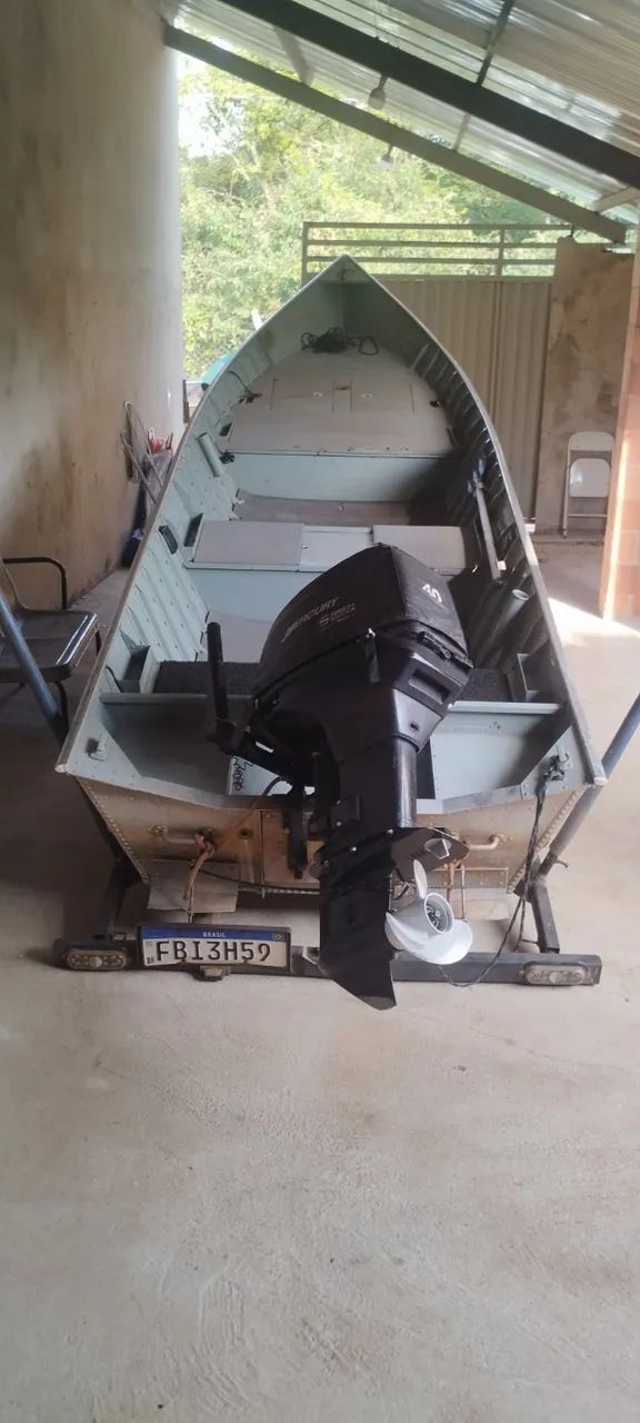 Barco plataformado e motor 40 hp