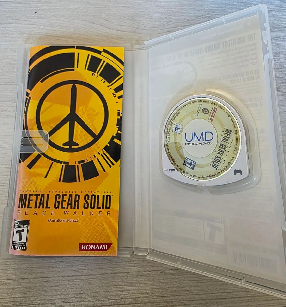 Metal Gear Solid - Peace Walker PSP - Foto 2