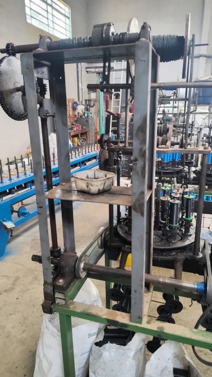 Trançadeiras, fusos, espumas e bancada - Foto 3