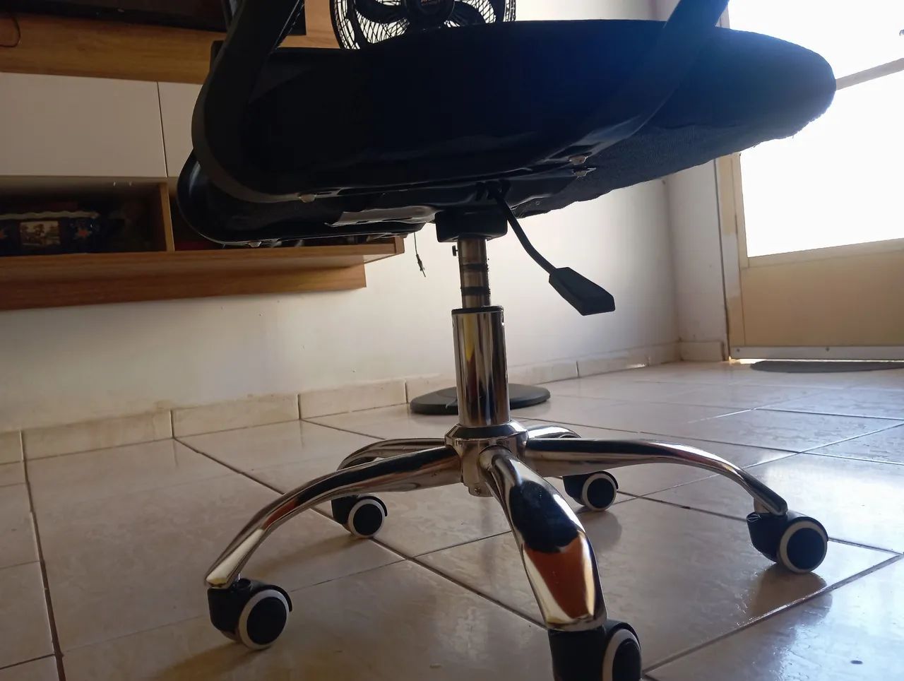 Cadeira de estudo  - Foto 3