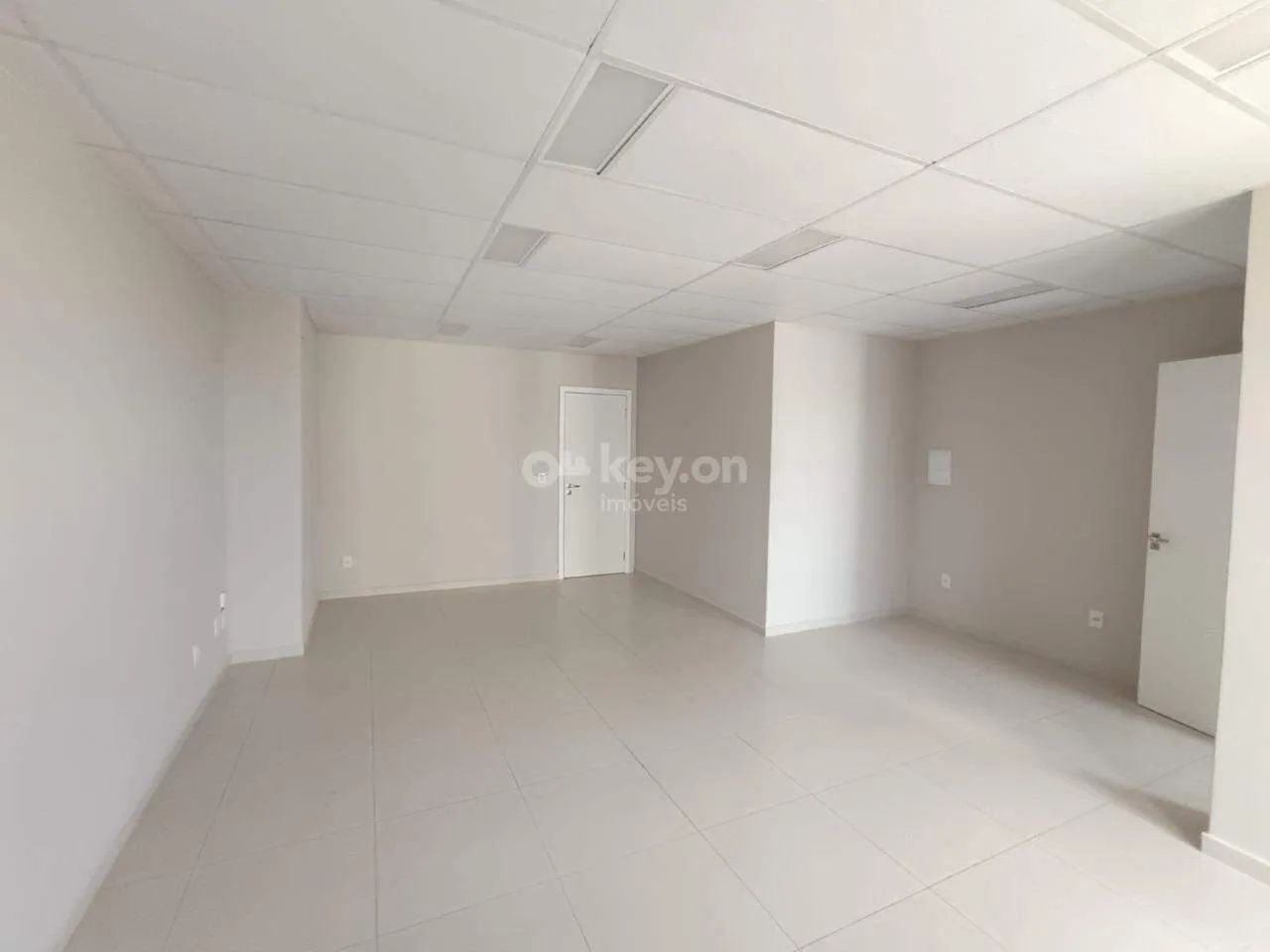 Sala para aluguel, 1 vaga, Centro - Tubarão/SC - Foto 4