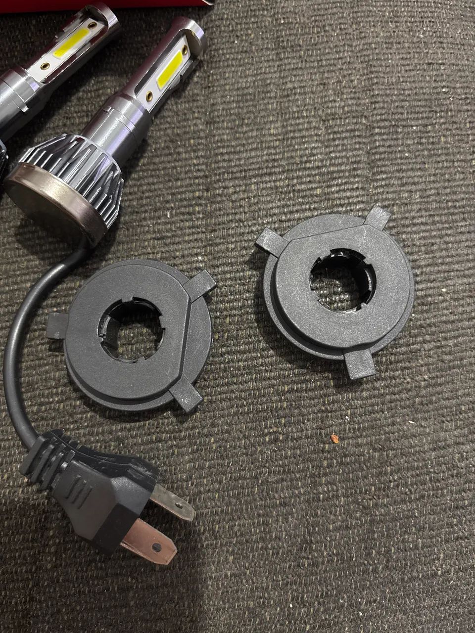 Super Led H4 8000k (par) R$50,00 - Peças para carros, vans e
