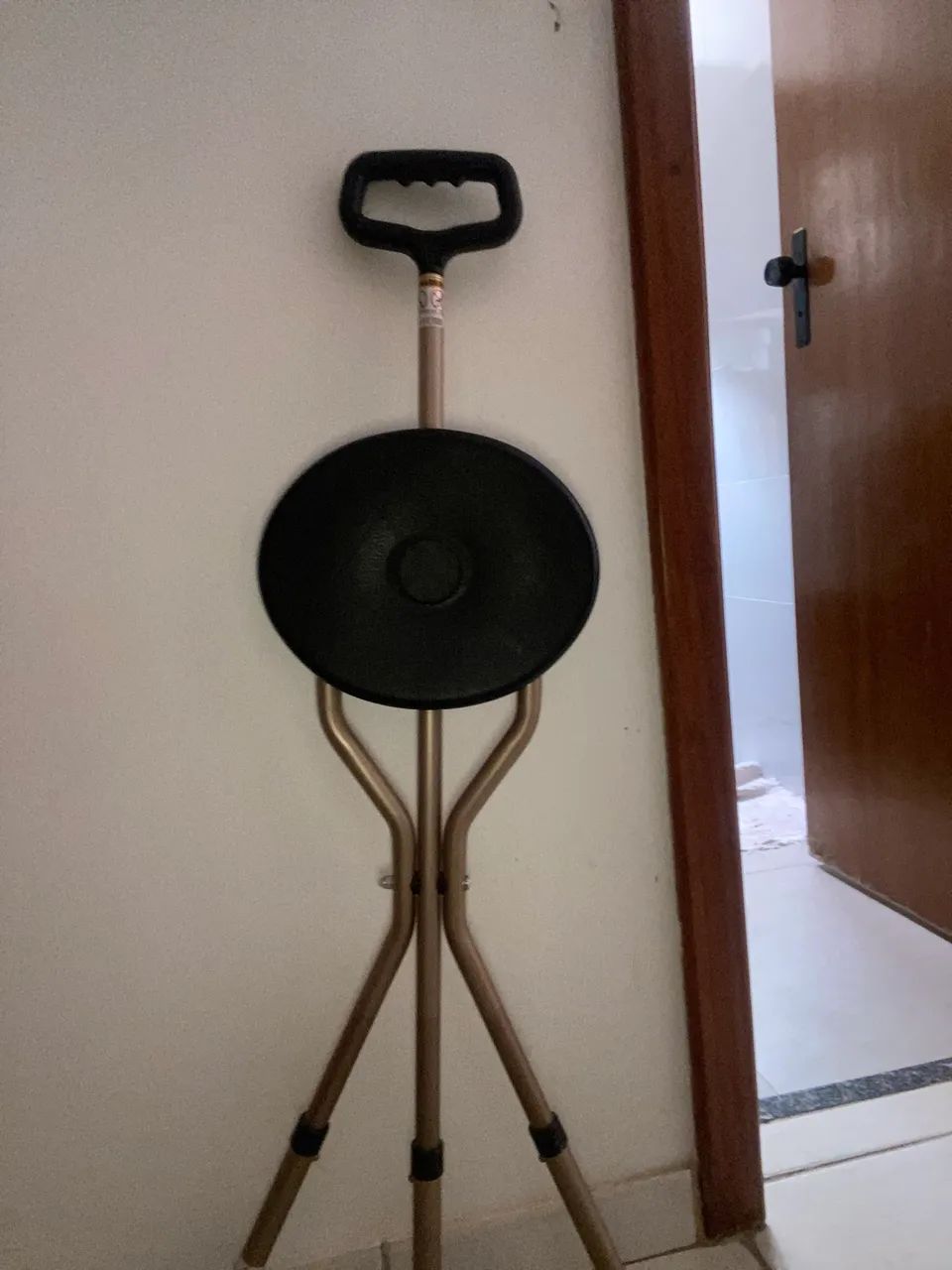 bengala de alumínio com assento dobrável, ideal para apoio e descanso - Foto 2
