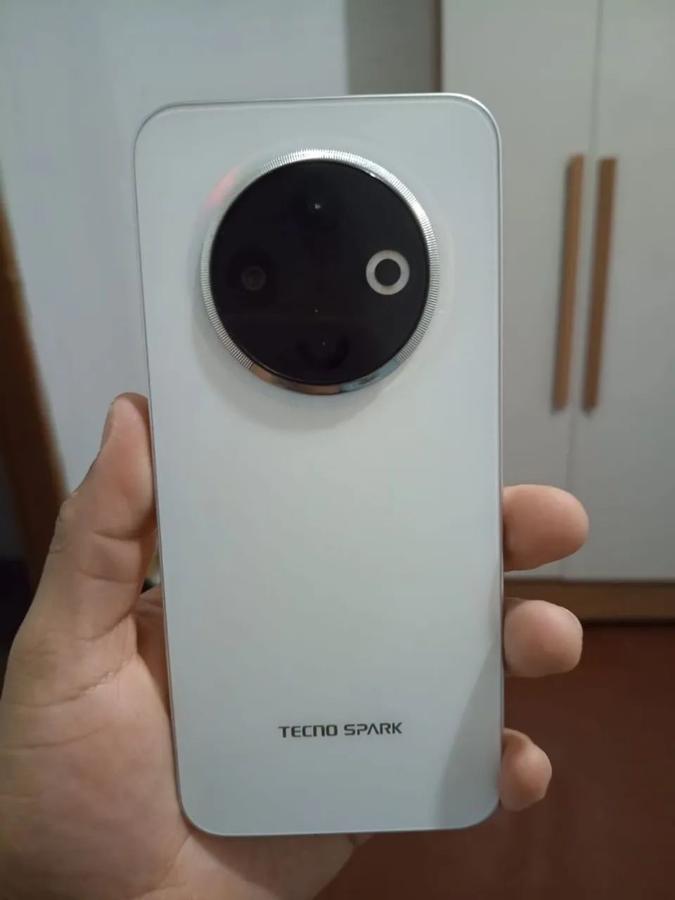 Vende-se um celular TECNO SPARK 30 C com 6 meses de uso 