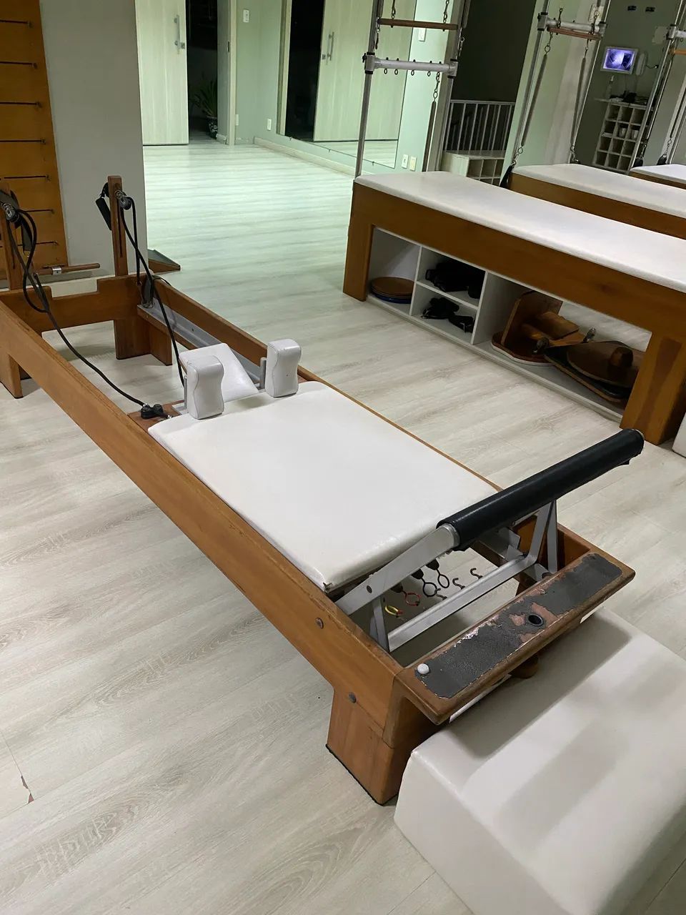 Reformer da Physiopilates com caixa e fly moon do reformer - Academia e ...