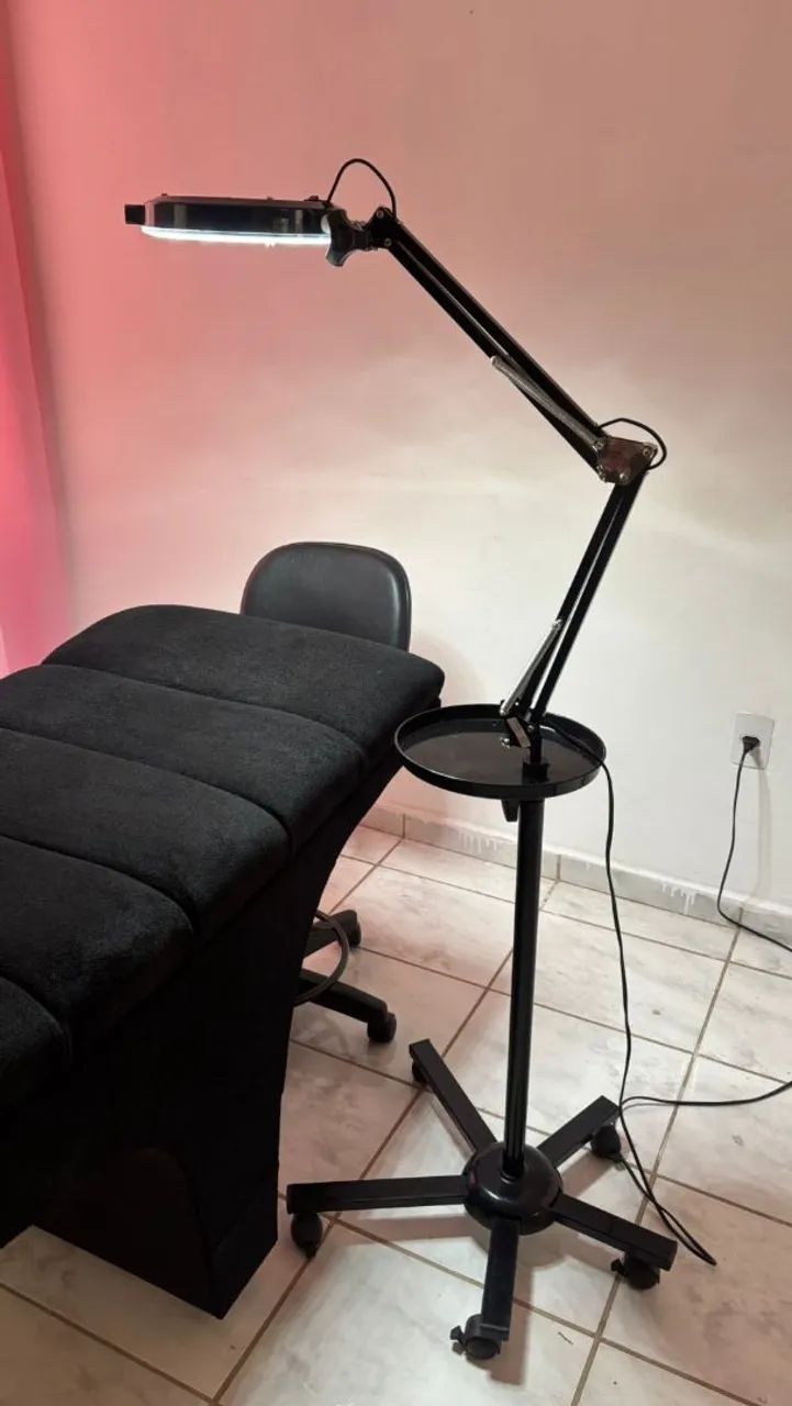 Luminária Led com Lupa Estek 
