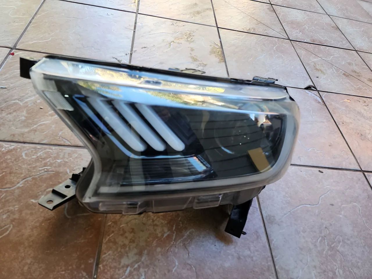 PAR DE FAROL FORD RANGER ESTILO MUSTANG  - Foto 4