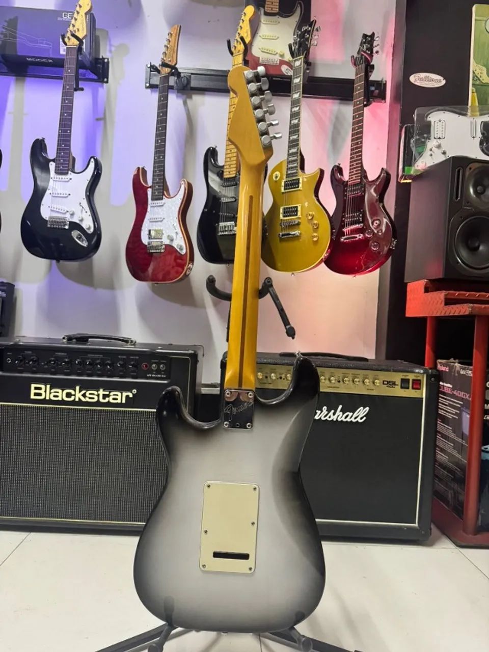 Guitarra Fender Stratocaster Plus  - Foto 4