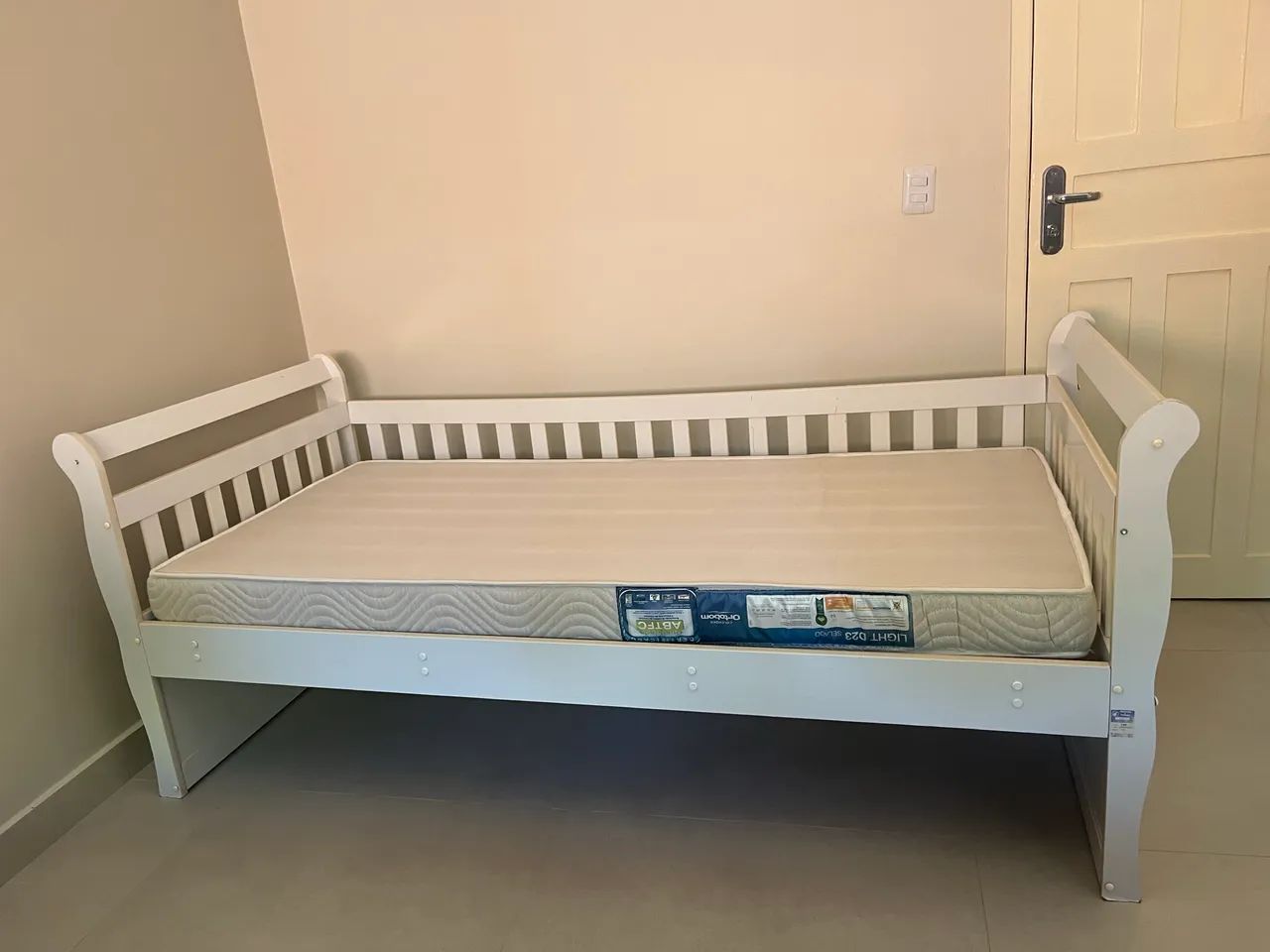 VENDO CAMA BABÁ COM COLCHÃO - Foto 2