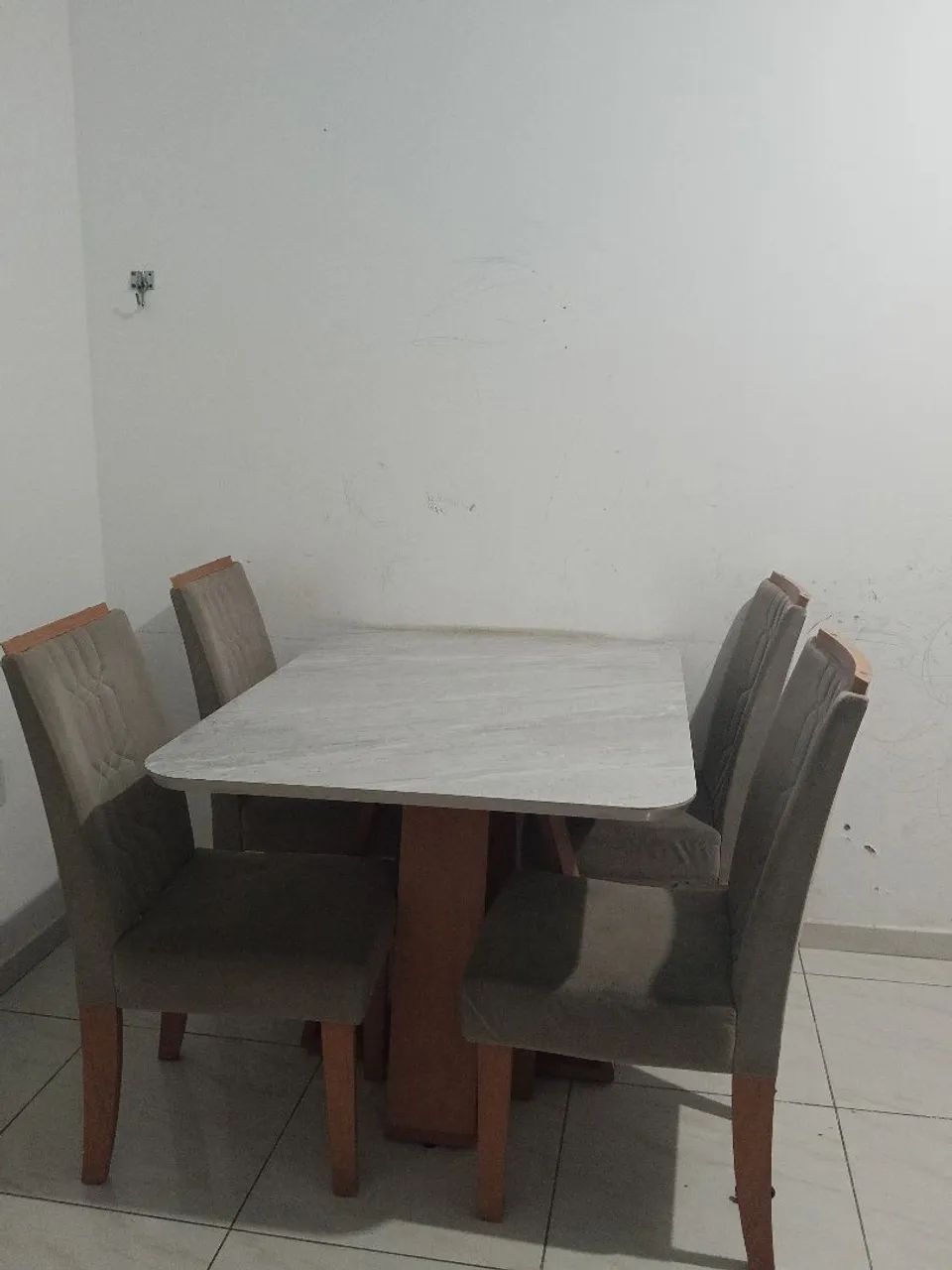 Vendo Mesa 4 cadeiras 