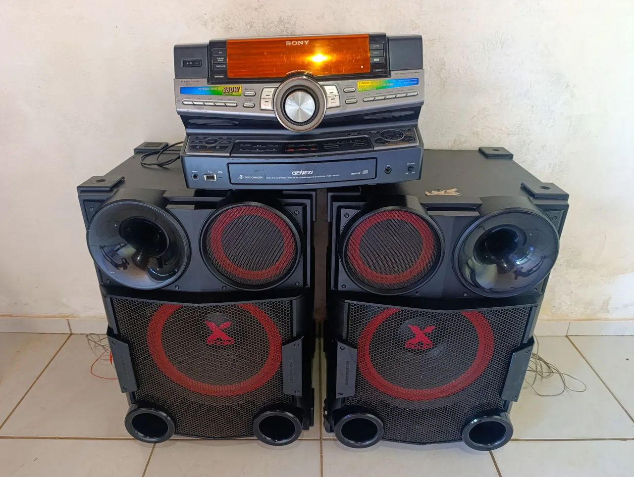 Vendo duas caixas LG super potentes de 15 polegadas 