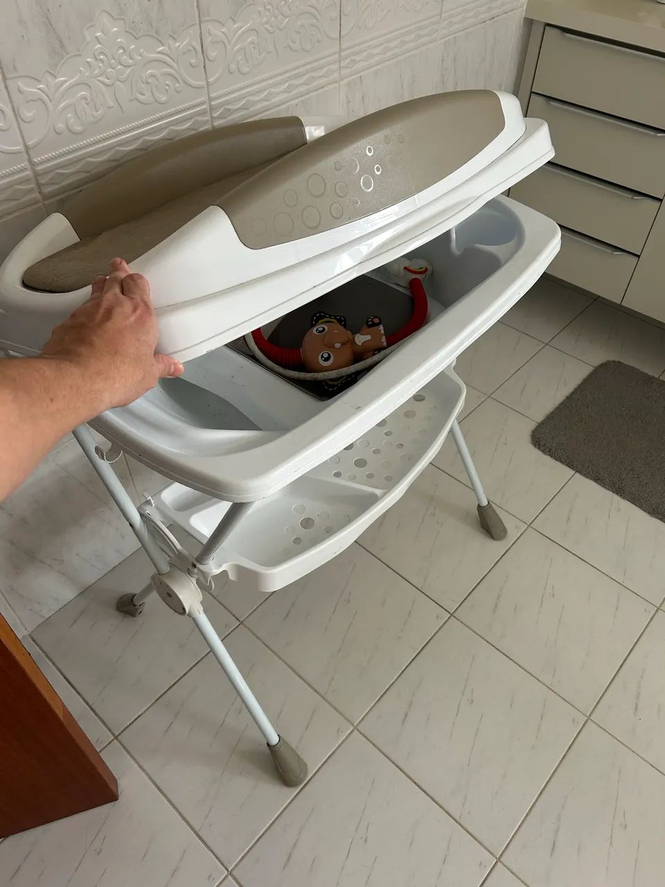 Cadeirinha e Banheira/Trocador infantil  - Foto 3