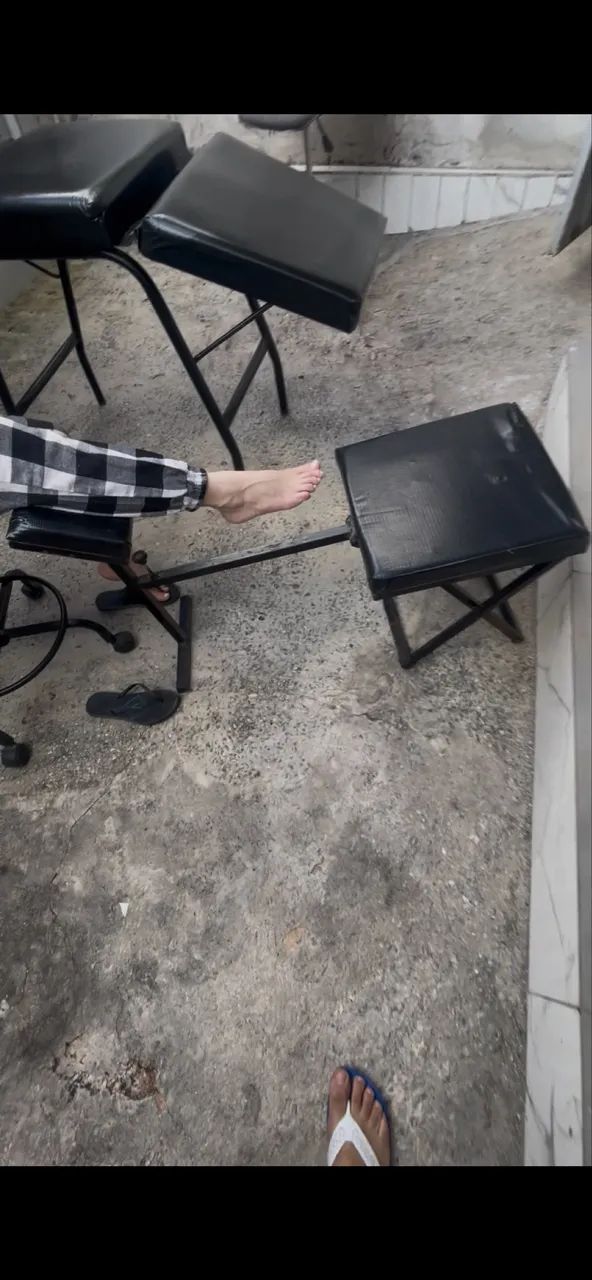 Mesa de depilação , banco giratório e suporte de podólogo  - Foto 3