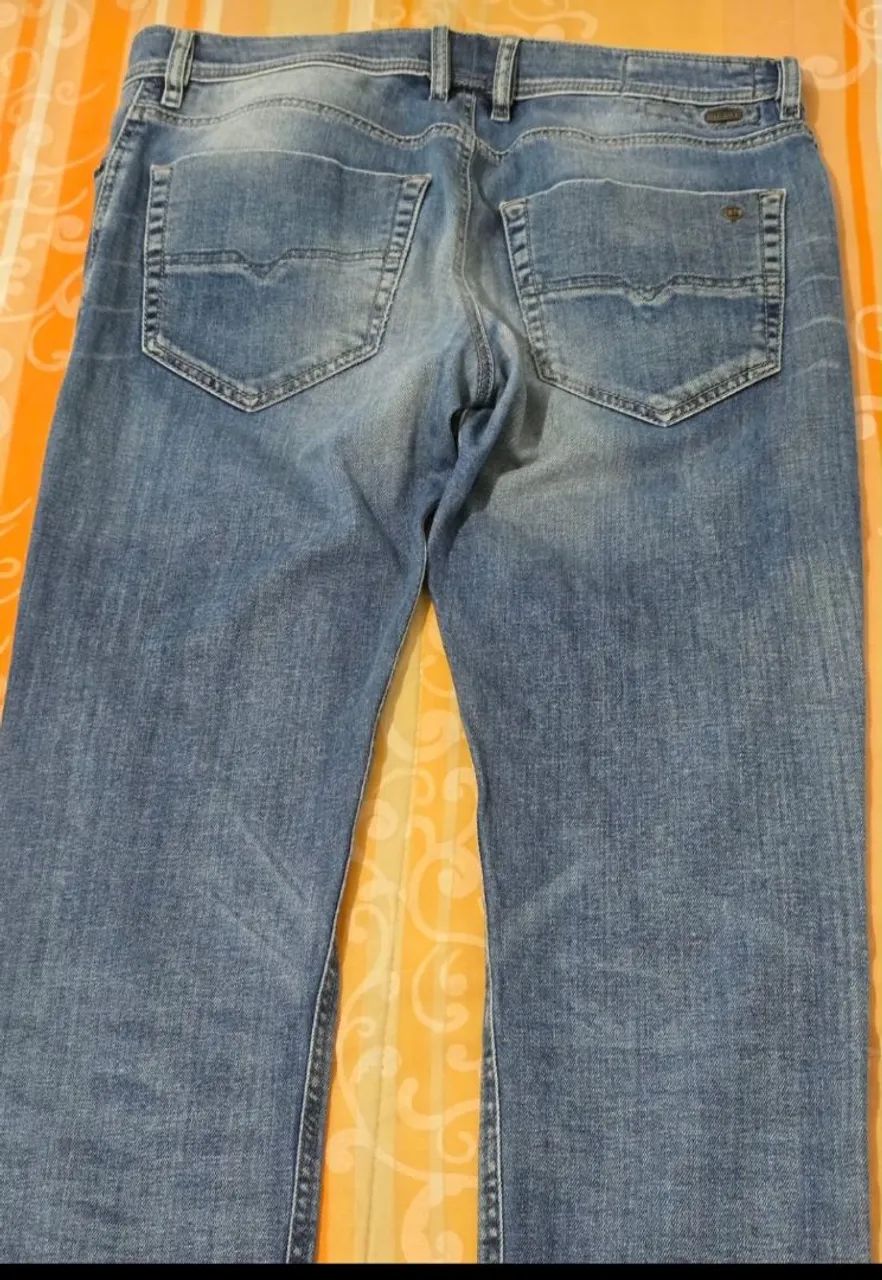 Cal ça jeans masculina Diesel - Foto 2