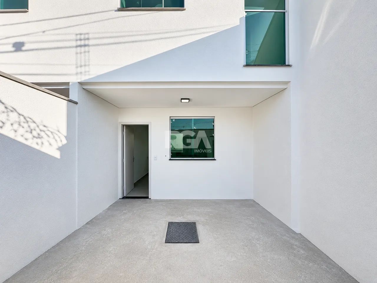 CASA GEMINADA COM 2 QUARTOS (2 SUÍTES) E 1 VAGA  PIRATININGA