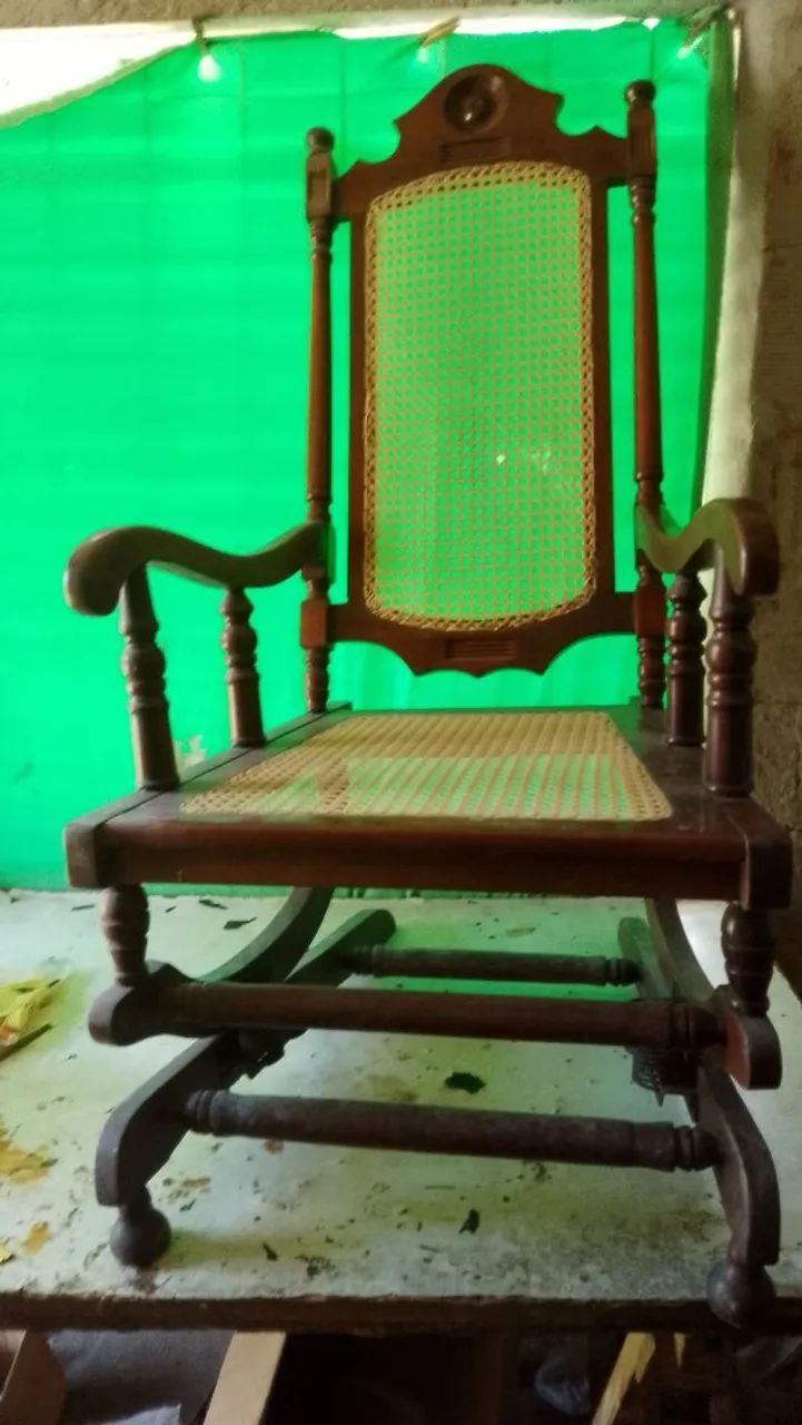 Cadeira de balanço Antiga 