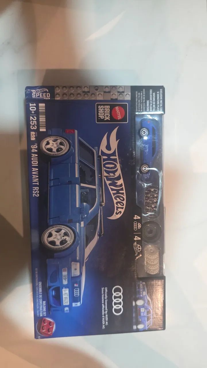 Hot wheels audi avant rs2