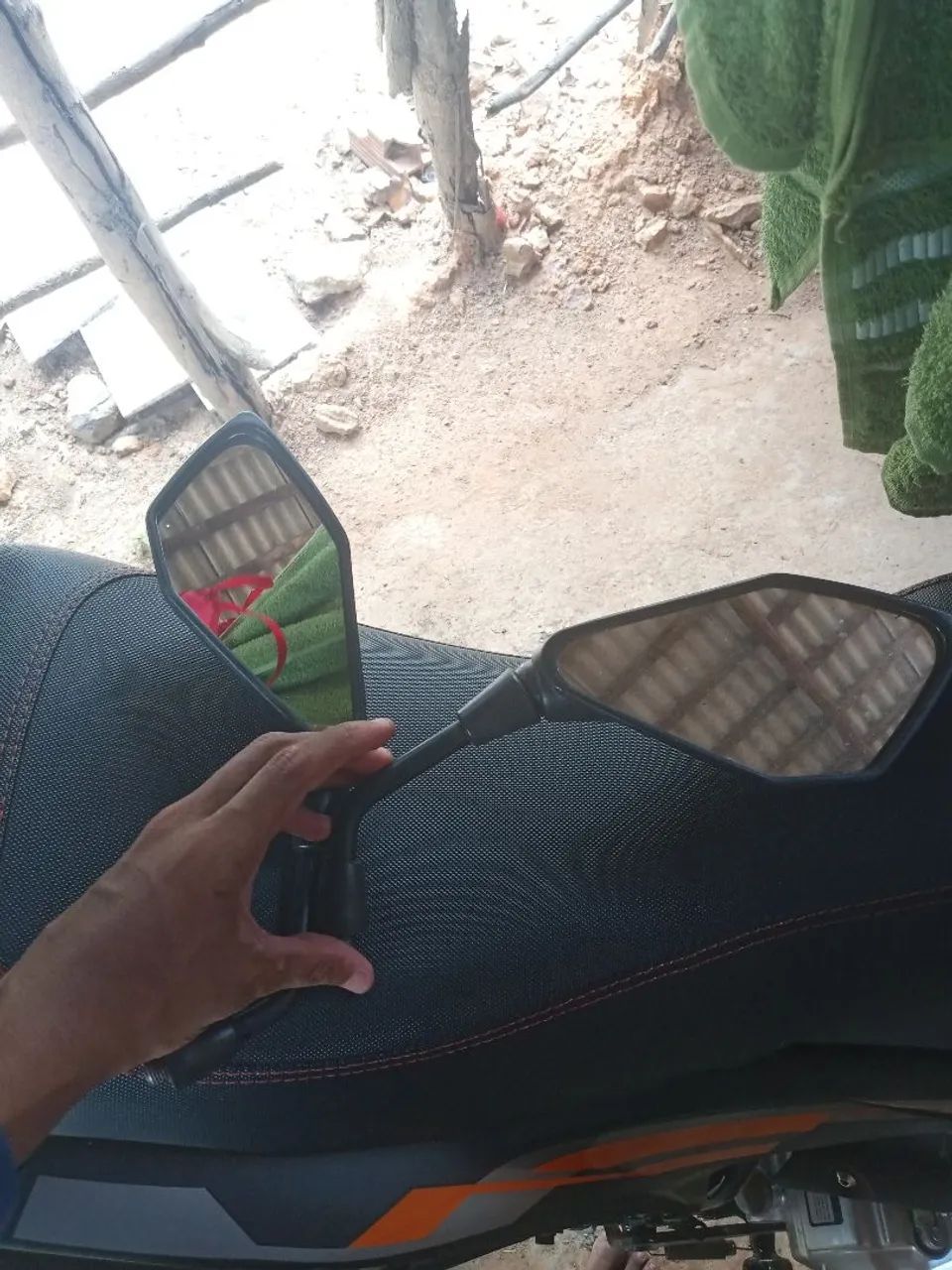 Vendo retrovisor de moto 160 e até pop100 e 110