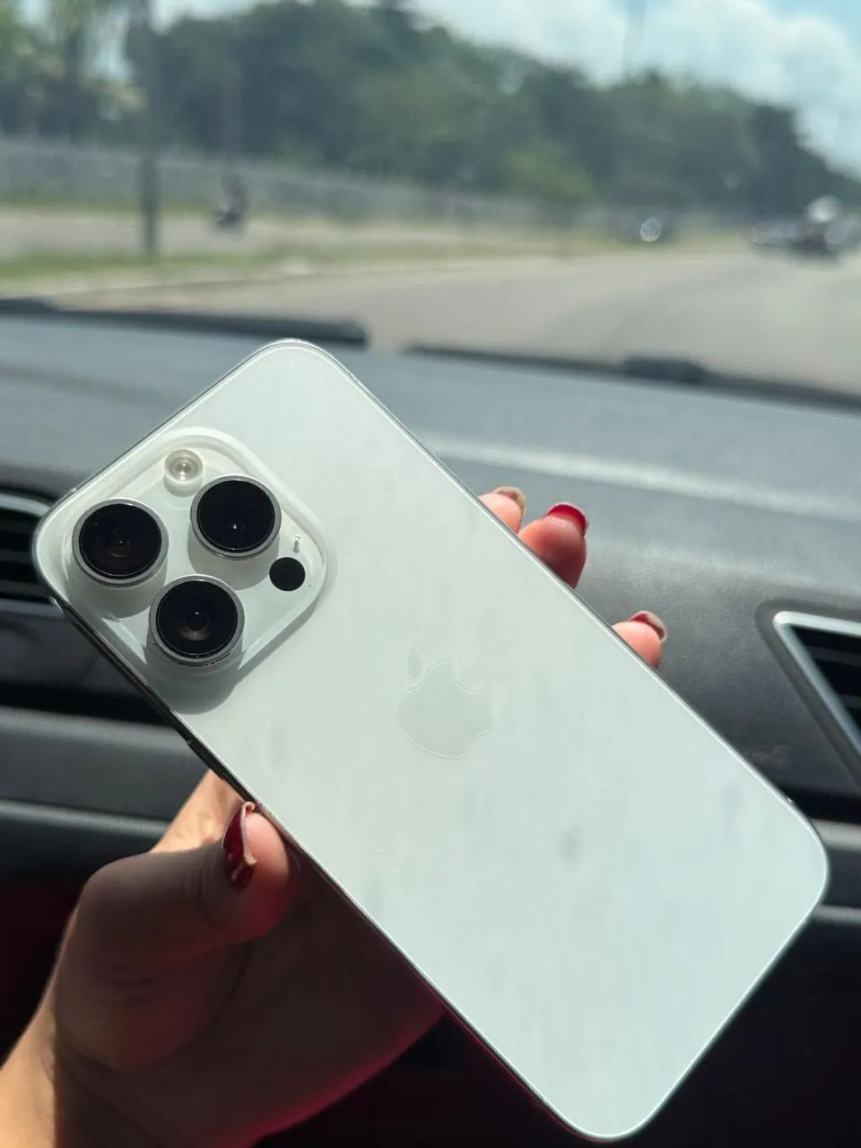 iPhone 15 Pro - 128GB - Foto 2