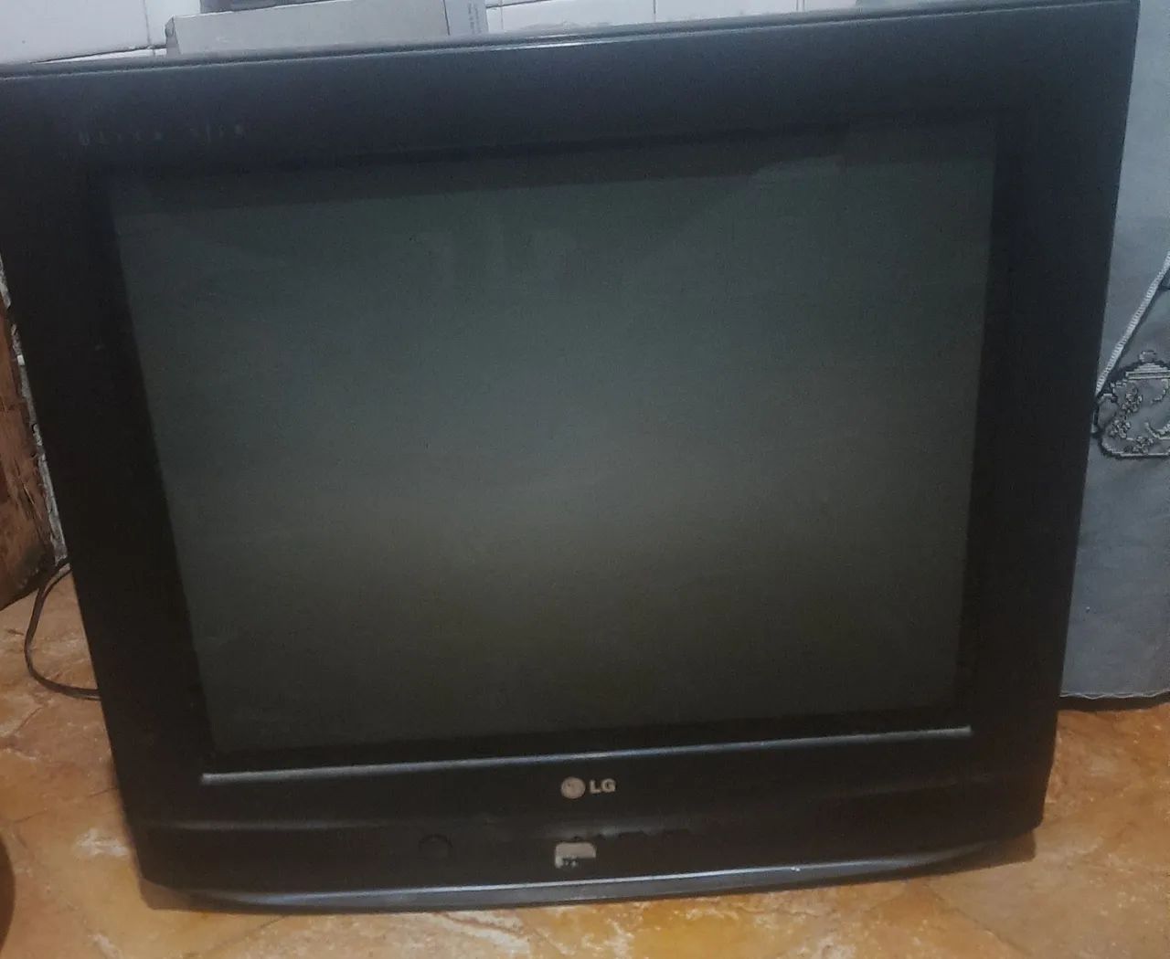 Tv 21 Polegadas - Para retirada de peças