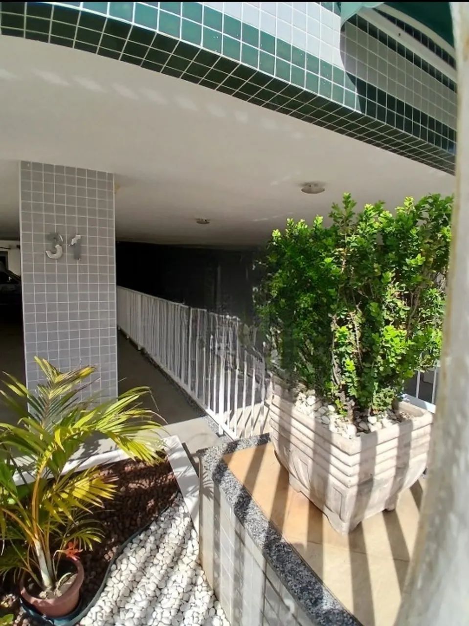 Apartamento 3 Quartos 2 banheiros e Vaga de Garagem - Foto 2