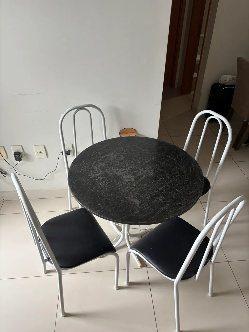 Mesa 4 cadeiras