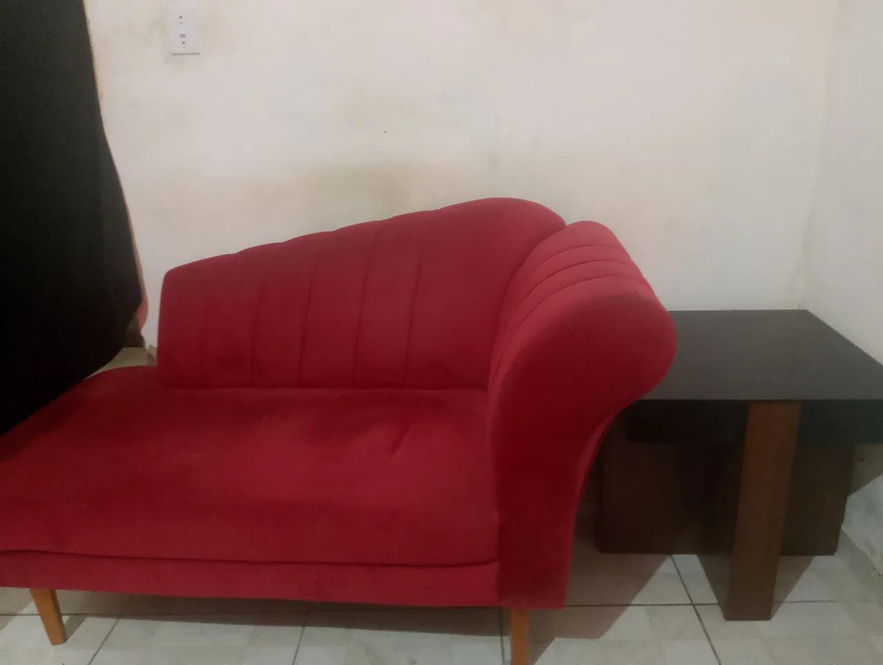 Sofazinho divã com mesa