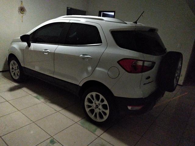 Vendo Ecosport 18/19 titanium 2.0, chave presencial, teto solar, c/estepe, top de tudo