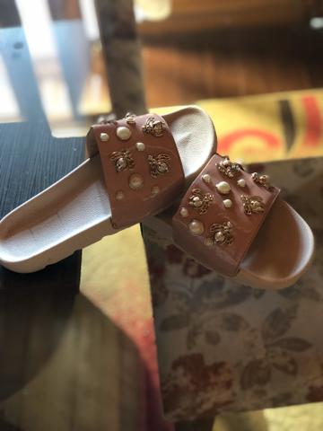 Tênis e chinelo - Foto 2