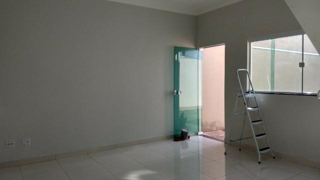 Vendo lindo duplex Novo com 3 quartos e com 2 suítes e acabamento diferenciado - Foto 2