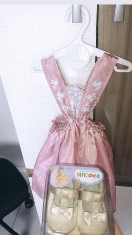 Vestido de luxo e sapatinho
