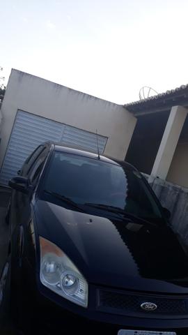 Fiesta sedan lindo para pessoas exigentes 1.6