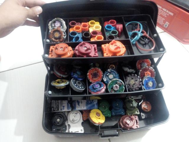 Beyblade Hasbro e Takara Tomy - Foto 4