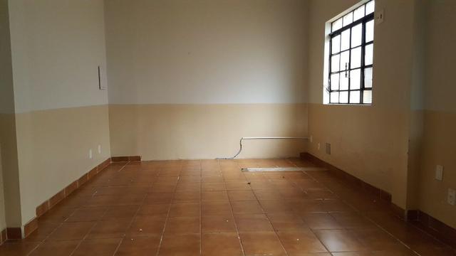 Prédio comercial com 2 blocos e amplo terreno - Foto 12