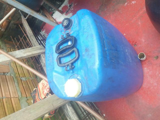 Vendo galões 50 l - Foto 2