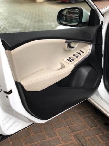 Volvo V40 T3 Kinetic 1.5 Turbo | Automático | Interior Bege - Foto 11
